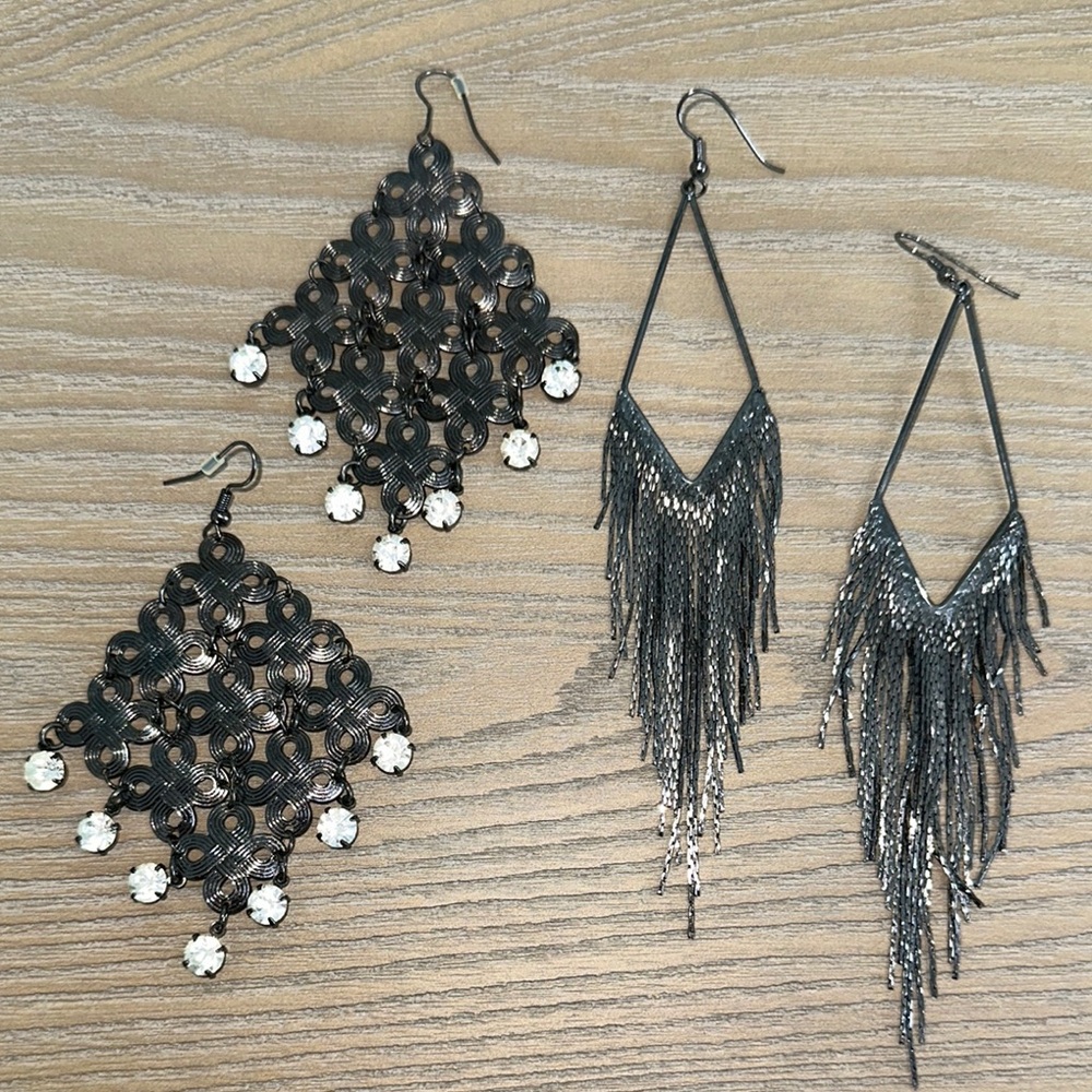 2 Pairs of Earrings